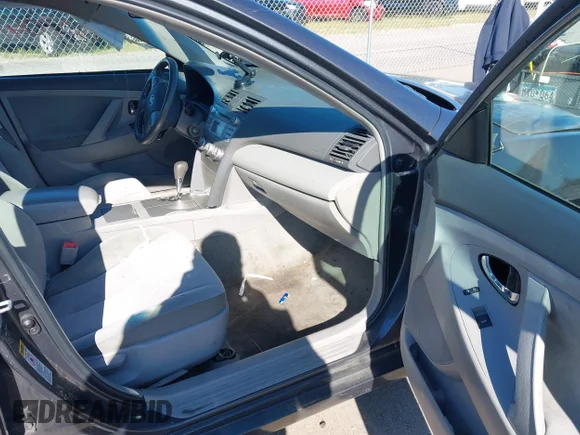✅ 2011 Toyota Camry SE • VIN: 4T1BF3EK7BU757178 • Lot: 43070419. Wystawiony na IAAI z przebiegiem 183 514 mil. Bezpłatny archiwum sprzedaży aukcyjnych z USA i szczegółowy raport historii pojazdu na DreamBid. Zdjęcie 5.