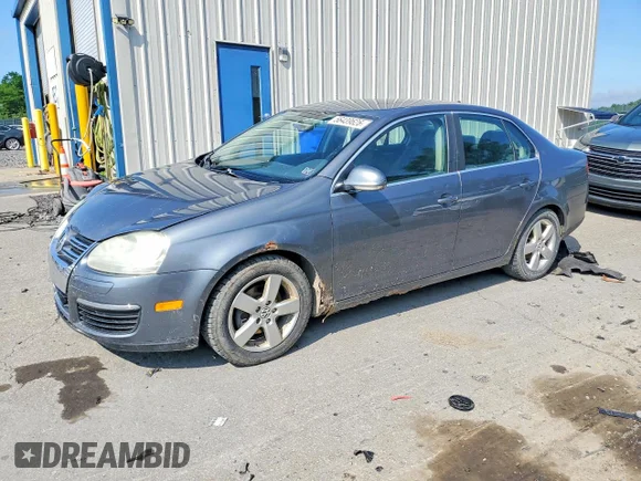 ✅ 2008 Volkswagen Jetta SE • VIN: 3VWRZ71K68M196084 • Lot: 56439626. Wystawiony na Copart z przebiegiem 236 034 mil. Bezpłatny archiwum sprzedaży aukcyjnych z USA i szczegółowy raport historii pojazdu na DreamBid. Zdjęcie 1.