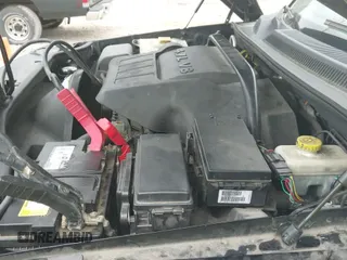 ✅ 2008 Jeep Commander Sport • VIN: 1J8HG48N98C230595 • Lot: 42469368. Wystawiony na IAAI z przebiegiem 194 173 mil. Bezpłatny archiwum sprzedaży aukcyjnych z USA i szczegółowy raport historii pojazdu na DreamBid. Zdjęcie 12.