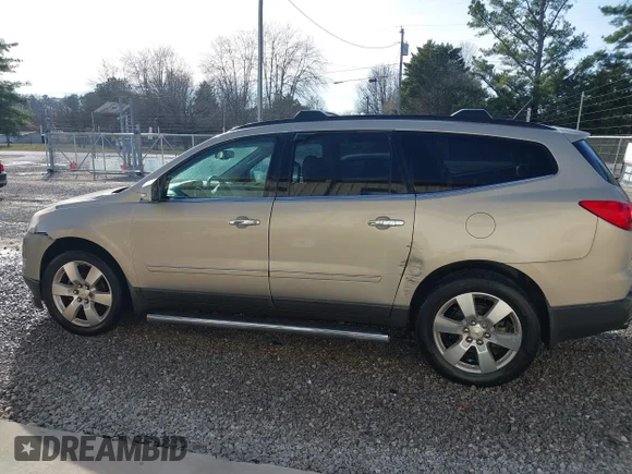 ✅ 2011 Chevrolet Traverse LTZ • VIN: 1GNKRLEDXBJ262026 • Лот: 44362971. Опубліковано раніше на IAAI з пробігом 166 771 миль. Безкоштовний доступ до архіву аукціонних продажів зі США та докладний звіт про історію автомобіля на DreamBid. Зображення 6.