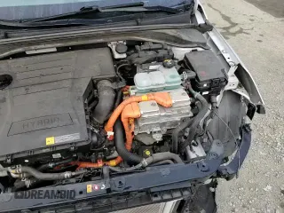 ✅ 2018 Hyundai Ioniq Blue • VIN: KMHC65LC4JU073571 • Lot: 46616105. Wystawiony na Copart z przebiegiem 75 213 mil. Bezpłatny archiwum sprzedaży aukcyjnych z USA i szczegółowy raport historii pojazdu na DreamBid. Zdjęcie 14.