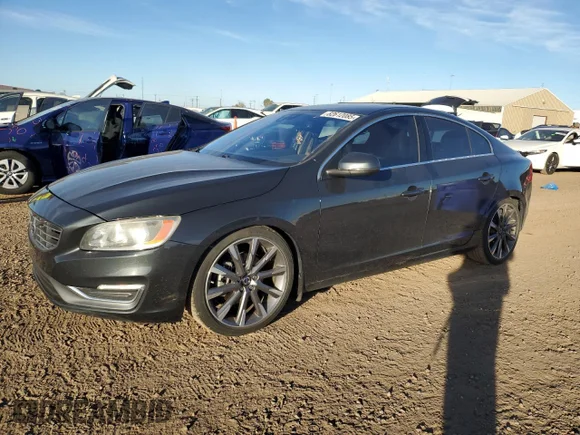 ✅ 2015 Volvo S60 T5 Drive-E Premier Plus • VIN: YV140MFC7F2301267 • Лот: 82612085. Опубліковано раніше на Copart з пробігом 122 948 миль. Безкоштовний доступ до архіву аукціонних продажів зі США та докладний звіт про історію автомобіля на DreamBid. Зображення 1.