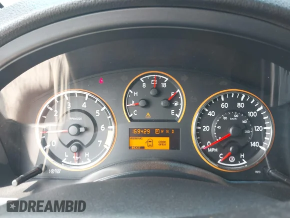 ✅ 2011 Nissan Armada SL • VIN: 5N1BA0ND7BN612585 • Lot: 42397937. Wystawiony na IAAI z przebiegiem 169 429 mil. Bezpłatny archiwum sprzedaży aukcyjnych z USA i szczegółowy raport historii pojazdu na DreamBid. Zdjęcie 7.