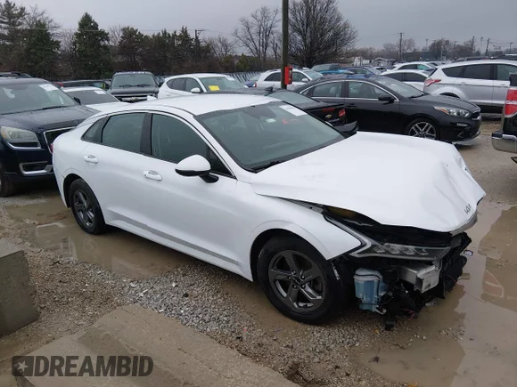 ✅ 2022 Kia K5 LXS • VIN: 5XXG14J22NG138793 • Лот: 44700048. Опубліковано раніше на IAAI з пробігом 98 693 миль. Безкоштовний доступ до архіву аукціонних продажів зі США та докладний звіт про історію автомобіля на DreamBid. Зображення 1.