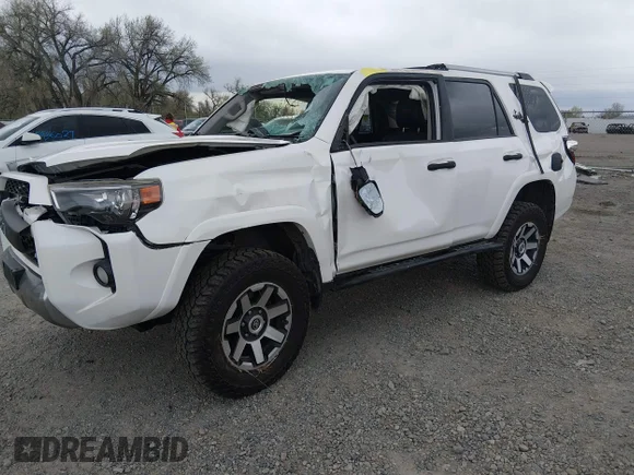 ✅ 2018 Toyota 4Runner SR5 • VIN: JTEBU5JR1J5565431 • Лот: 44913649. Опубліковано раніше на IAAI з пробігом Не вказано. Безкоштовний доступ до архіву аукціонних продажів зі США та докладний звіт про історію автомобіля на DreamBid. Зображення 17.