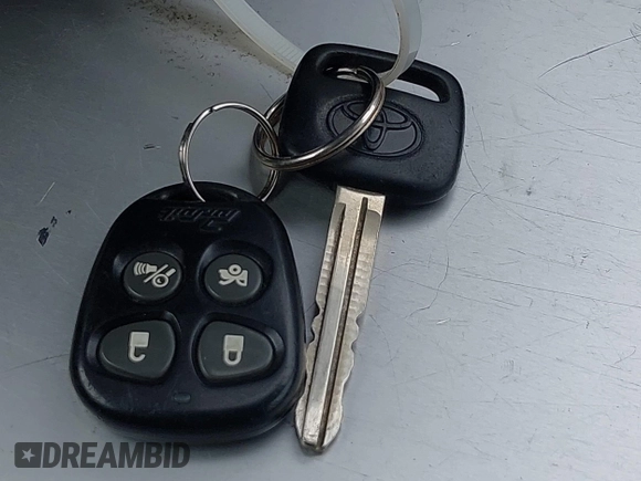 ✅ 2005 Toyota RAV4 • VIN: JTEGD20V350092878 • Lot: 45014502. Wystawiony na IAAI z przebiegiem 66 274 mil. Bezpłatny archiwum sprzedaży aukcyjnych z USA i szczegółowy raport historii pojazdu na DreamBid. Zdjęcie 11.