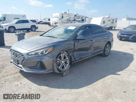 ✅ 2018 Hyundai Sonata Limited • VIN: 5NPE34AF2JH643042 • Lot: 44720337. Wystawiony na IAAI z przebiegiem 134 052 mil. Bezpłatny archiwum sprzedaży aukcyjnych z USA i szczegółowy raport historii pojazdu na DreamBid. Zdjęcie 2.