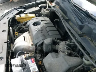 ✅ 2011 Toyota RAV4 Limited • VIN: 2T3YF4DV9BW082856 • Lot: 41946197. Wystawiony na IAAI z przebiegiem 189 382 mil. Bezpłatny archiwum sprzedaży aukcyjnych z USA i szczegółowy raport historii pojazdu na DreamBid. Zdjęcie 19.