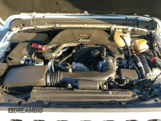 ✅ 2021 Jeep Wrangler Unlimited Sahara • VIN: 1C4HJXEG2MW827385 • Lot: 41534476. Wystawiony na IAAI z przebiegiem 29 489 mil. Bezpłatny archiwum sprzedaży aukcyjnych z USA i szczegółowy raport historii pojazdu na DreamBid. Zdjęcie 19.