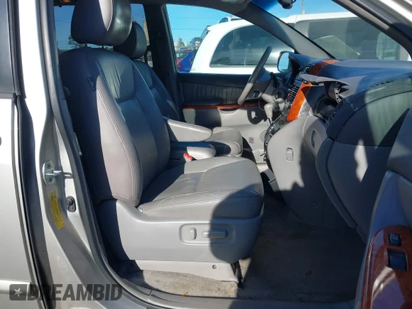 ✅ 2009 Toyota Sienna XLE • VIN: 5TDZK22CX9S233690 • Lot: 44612633. Wystawiony na IAAI z przebiegiem 226 409 mil. Bezpłatny archiwum sprzedaży aukcyjnych z USA i szczegółowy raport historii pojazdu na DreamBid. Zdjęcie 5.