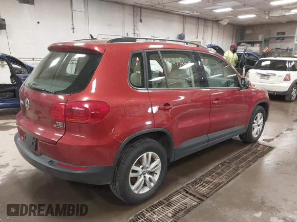 ✅ 2016 Volkswagen Tiguan SEL • VIN: WVGBV7AXXGW021066 • Lot: 45214263. Wystawiony na IAAI z przebiegiem 133 778 mil. Bezpłatny archiwum sprzedaży aukcyjnych z USA i szczegółowy raport historii pojazdu na DreamBid. Zdjęcie 4.