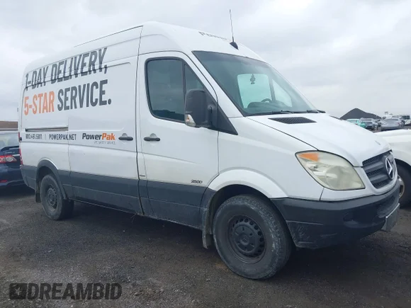 ✅ 2010 Mercedes-Benz Sprinter Cargo • VIN: WD3PE7CC7A5434946 • Лот: 41871656. Опубликован ранее на IAAI с пробегом 310 213 миль. Бесплатный доступ к архиву аукционных продаж из США и подробный отчёт об истории автомобиля на DreamBid. Изображение 1.