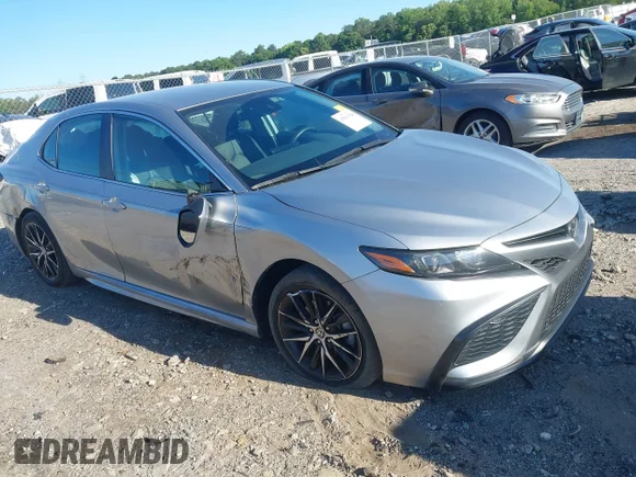 ✅ 2024 Toyota Camry SE • VIN: 4T1G11AK1RU886011 • Лот: 45093548. Опубликован ранее на IAAI с пробегом 24 613 миль. Бесплатный доступ к архиву аукционных продаж из США и подробный отчёт об истории автомобиля на DreamBid. Изображение 1.