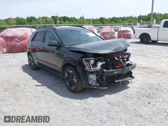 ✅ 2024 Kia Niro Wind • VIN: KNDCR3L12R5080295 • Lot: 44910260. Wystawiony na IAAI z przebiegiem 77 660 mil. Bezpłatny archiwum sprzedaży aukcyjnych z USA i szczegółowy raport historii pojazdu na DreamBid. Zdjęcie 1.
