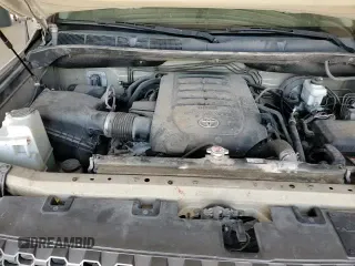 ✅ 2018 Toyota Tundra SR5 • VIN: 5TFDW5F10JX709808 • Lot: 70557625. Wystawiony na Copart z przebiegiem 125 250 mil. Bezpłatny archiwum sprzedaży aukcyjnych z USA i szczegółowy raport historii pojazdu na DreamBid. Zdjęcie 13.