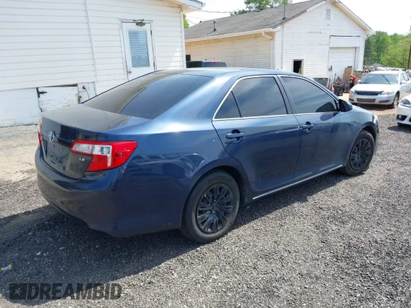 ✅ 2014 Toyota Camry SE • VIN: 4T1BF1FK6EU856050 • Lot: 44815683. Wystawiony na IAAI z przebiegiem 97 413 mil. Bezpłatny archiwum sprzedaży aukcyjnych z USA i szczegółowy raport historii pojazdu na DreamBid. Zdjęcie 4.