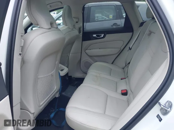 ✅ 2024 Volvo XC60 Plus Dark Theme • VIN: YV4H60DL3R1821975 • Lot: 42389056. Wystawiony na IAAI z przebiegiem 10 172 mil. Bezpłatny archiwum sprzedaży aukcyjnych z USA i szczegółowy raport historii pojazdu na DreamBid. Zdjęcie 8.