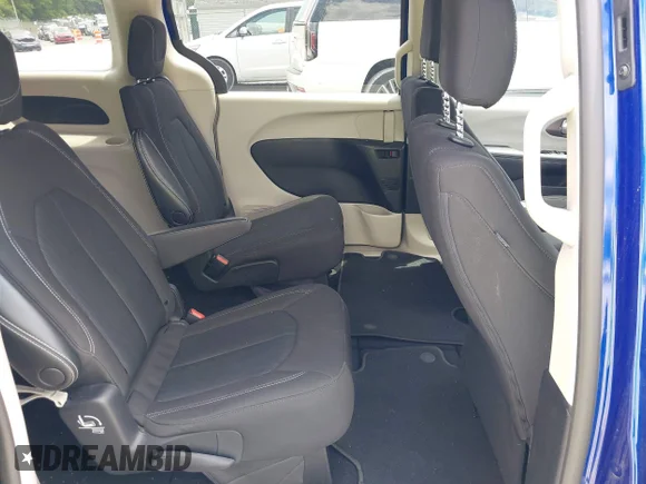 ✅ 2021 Chrysler Voyager LX • VIN: 2C4RC1CG1MR568492 • Lot: 45190972. Wystawiony na IAAI z przebiegiem 82 597 mil. Bezpłatny archiwum sprzedaży aukcyjnych z USA i szczegółowy raport historii pojazdu na DreamBid. Zdjęcie 8.