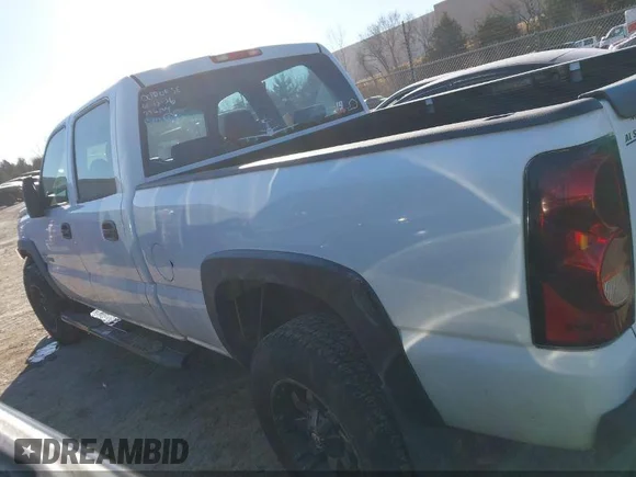 ✅ 2006 Chevrolet Silverado 2500HD LT1 • VIN: 1GCHK23D66F170442 • Лот: 45594148. Опубликован ранее на IAAI с пробегом 294 649 миль. Бесплатный доступ к архиву аукционных продаж из США и подробный отчёт об истории автомобиля на DreamBid. Изображение 14.
