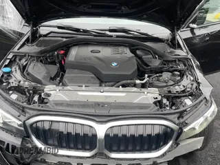 ✅ 2023 BMW 3 Series 330i xDrive • VIN: 3MW89FF09P8D75692 • Lot: 84891775. Wystawiony na Copart z przebiegiem 12 414 mil. Bezpłatny archiwum sprzedaży aukcyjnych z USA i szczegółowy raport historii pojazdu na DreamBid. Zdjęcie 11.