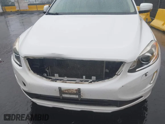 ✅ 2016 Volvo XC60 T6 Drive-E Platinum • VIN: YV449MRM1G2894896 • Lot: 43668022. Wystawiony na IAAI z przebiegiem 164 231 mil. Bezpłatny archiwum sprzedaży aukcyjnych z USA i szczegółowy raport historii pojazdu na DreamBid. Zdjęcie 6.