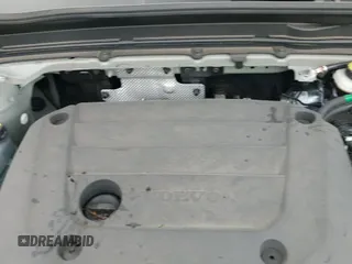 ✅ 2025 Volvo XC40 Core Bright Theme • VIN: YV4L12UJ5S2534091 • Lot: 43129381. Wystawiony na IAAI z przebiegiem 5 259 mil. Bezpłatny archiwum sprzedaży aukcyjnych z USA i szczegółowy raport historii pojazdu na DreamBid. Zdjęcie 25.