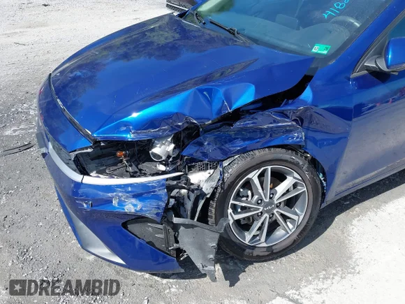 ✅ 2022 Kia Forte LXS • VIN: 3KPF24ADXNE475389 • Lot: 44954182. Wystawiony na IAAI z przebiegiem 79 367 mil. Bezpłatny archiwum sprzedaży aukcyjnych z USA i szczegółowy raport historii pojazdu na DreamBid. Zdjęcie 6.
