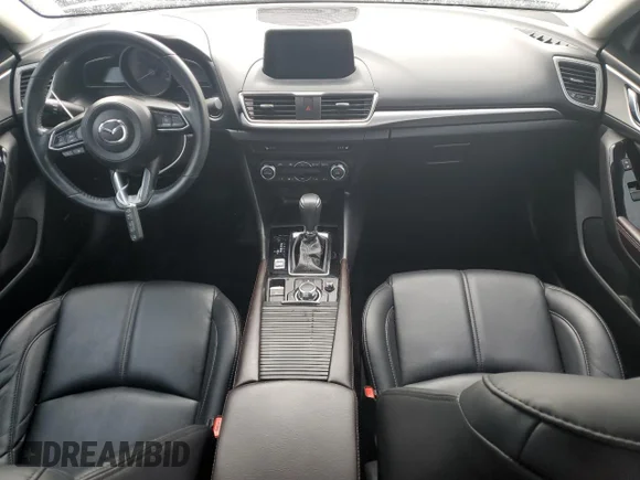 ✅ 2018 Mazda 3 Touring • VIN: 3MZBN1V36JM181085 • Lot: 37446973. Wystawiony na Copart z przebiegiem Nie podano. Bezpłatny archiwum sprzedaży aukcyjnych z USA i szczegółowy raport historii pojazdu na DreamBid. Zdjęcie 8.