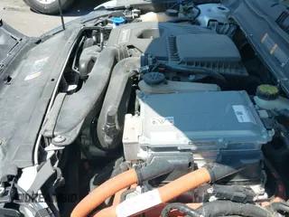 ✅ 2015 Ford Fusion SE Hybrid • VIN: 3FA6P0LU0FR195181 • Lot: 42908991. Wystawiony na IAAI z przebiegiem 135 959 mil. Bezpłatny archiwum sprzedaży aukcyjnych z USA i szczegółowy raport historii pojazdu na DreamBid. Zdjęcie 19.