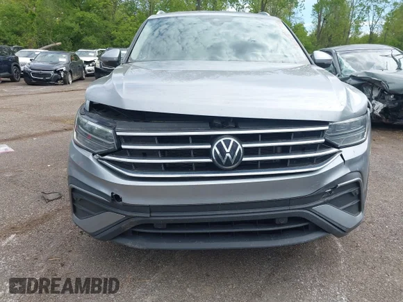 ✅ 2022 Volkswagen Tiguan SE • VIN: 3VV2B7AX8NM015214 • Lot: 45121390. Listed on IAAI with 109,854 mi. Free auction sales archive from the USA and detailed vehicle history report at DreamBid. Image 6.