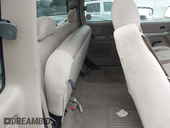 ✅ 2003 Chevrolet Silverado 2500HD LT • VIN: 1GCHK29133E278810 • Lot: 42913003. Wystawiony na IAAI z przebiegiem 94 364 mil. Bezpłatny archiwum sprzedaży aukcyjnych z USA i szczegółowy raport historii pojazdu na DreamBid. Zdjęcie 8.