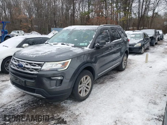 ✅ 2019 Ford Explorer XLT • VIN: 1FM5K8D85KGB18811 • Лот: 43992245. Опубликован ранее на IAAI с пробегом 97 094 миль. Бесплатный доступ к архиву аукционных продаж из США и подробный отчёт об истории автомобиля на DreamBid. Изображение 2.