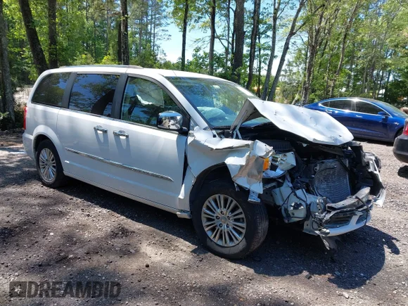 ✅ 2014 Chrysler Town & Country Touring L 30th Anniversary • VIN: 2C4RC1CG6ER367656 • Lot: 45082144. Listed on IAAI with 166,815 mi. Free auction sales archive from the USA and detailed vehicle history report at DreamBid. Image 1.