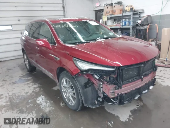 ✅ 2023 Buick Enclave Essence • VIN: 5GAEVAKW1PJ103657 • Лот: 44181321. Опубліковано раніше на IAAI з пробігом 33 983 миль. Безкоштовний доступ до архіву аукціонних продажів зі США та докладний звіт про історію автомобіля на DreamBid. Зображення 1.