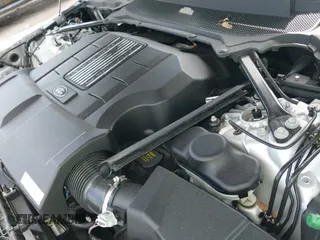 ✅ 2019 Land Rover Range Rover • VIN: SALGS5RE6KA553701 • Lot: 42989049. Wystawiony na IAAI z przebiegiem 80 010 mil. Bezpłatny archiwum sprzedaży aukcyjnych z USA i szczegółowy raport historii pojazdu na DreamBid. Zdjęcie 19.