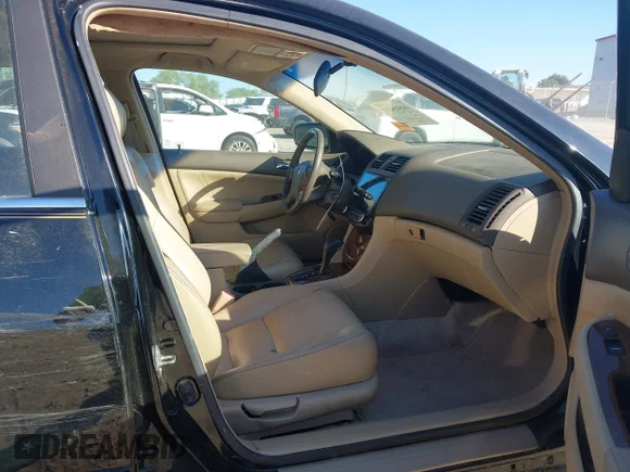 ✅ 2006 Honda Accord EX-L • VIN: 1HGCM56826A039995 • Lot: 44915418. Wystawiony na IAAI z przebiegiem 102 140 mil. Bezpłatny archiwum sprzedaży aukcyjnych z USA i szczegółowy raport historii pojazdu na DreamBid. Zdjęcie 5.