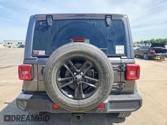 ✅ 2019 Jeep Wrangler Unlimited Sahara Altitude • VIN: 1C4HJXEG6KW676564 • Lot: 52409606. Wystawiony na Copart z przebiegiem 94 010 mil. Bezpłatny archiwum sprzedaży aukcyjnych z USA i szczegółowy raport historii pojazdu na DreamBid. Zdjęcie 6.