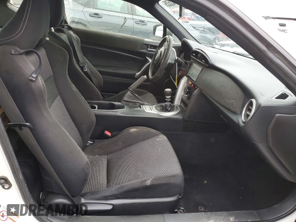 ✅ 2017 Toyota 86 • VIN: JF1ZNAA1XH9703852 • Lot: 75443535. Wystawiony na Copart z przebiegiem 109 135 mil. Bezpłatny archiwum sprzedaży aukcyjnych z USA i szczegółowy raport historii pojazdu na DreamBid. Zdjęcie 10.