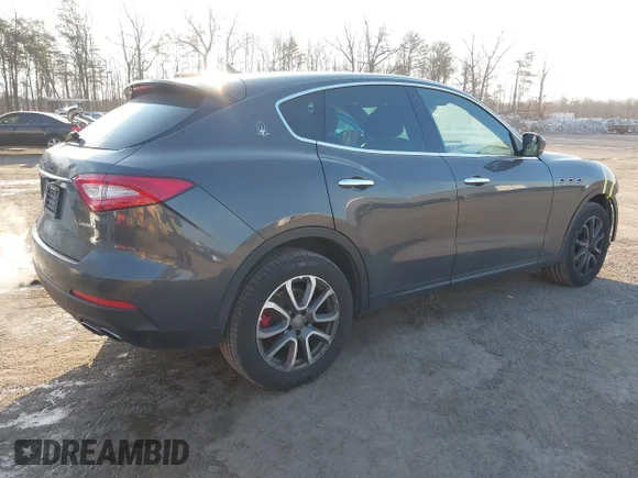 ✅ 2017 Maserati Levante • VIN: ZN661XUA5HX243890 • Lot: 44346260. Wystawiony na IAAI z przebiegiem 30 579 mil. Bezpłatny archiwum sprzedaży aukcyjnych z USA i szczegółowy raport historii pojazdu na DreamBid. Zdjęcie 4.