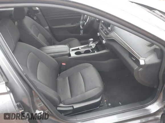 ✅ 2024 Nissan Altima SV • VIN: 1N4BL4DV8RN330472 • Lot: 44133896. Wystawiony na IAAI z przebiegiem 56 907 mil. Bezpłatny archiwum sprzedaży aukcyjnych z USA i szczegółowy raport historii pojazdu na DreamBid. Zdjęcie 5.