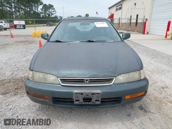 ✅ 1997 Honda Accord LX • VIN: 1HGCD5631VA019675 • Lot: 42268994. Listed on IAAI with 284,652 mi. Free auction sales archive from the USA and detailed vehicle history report at DreamBid. Image 6.