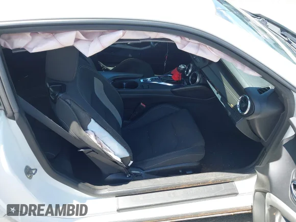 ✅ 2020 Chevrolet Camaro 1LT • VIN: 1G1FB1RS1L0110065 • Lot: 42317385. Listed on IAAI with 52,314 mi. Free auction sales archive from the USA and detailed vehicle history report at DreamBid. Image 5.
