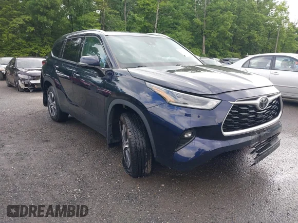 ✅ 2021 Toyota Highlander XLE • VIN: 5TDGZRBH0MS554685 • Lot: 45114308. Listed on IAAI with 58,549 mi. Free auction sales archive from the USA and detailed vehicle history report at DreamBid. Image 6.