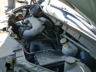 ✅ 2019 Ford Transit • VIN: 1FTYR3XM4KKB78505 • Lot: 42641111. Wystawiony na IAAI z przebiegiem 53 272 mil. Bezpłatny archiwum sprzedaży aukcyjnych z USA i szczegółowy raport historii pojazdu na DreamBid. Zdjęcie 19.