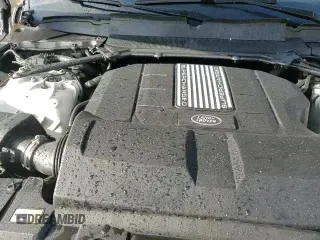 ✅ 2017 Land Rover Range Rover HSE • VIN: SALGS2FV4HA374620 • Lot: 83933605. Listed on Copart with 129,456 mi. Free auction sales archive from the USA and detailed vehicle history report at DreamBid. Image 14.