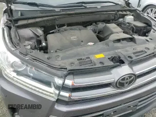 ✅ 2017 Toyota Highlander Limited • VIN: 5TDDZRFH9HS466088 • Lot: 89882475. Listed on Copart with 109,911 mi. Free auction sales archive from the USA and detailed vehicle history report at DreamBid. Image 14.