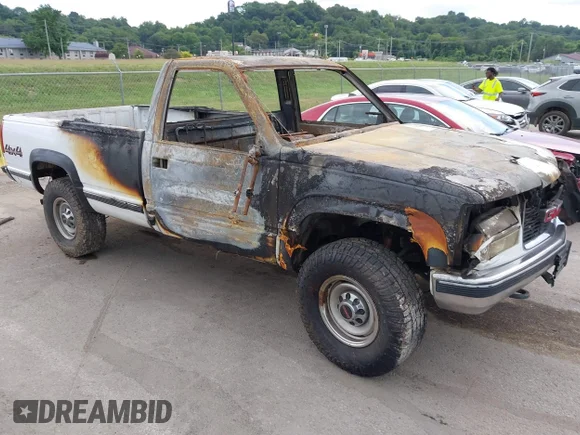 ✅ 1998 GMC Sierra 2500 • VIN: 1GTGK24R9WZ533885 • Lot: 42653570. Listed on IAAI with Not provided. Free auction sales archive from the USA and detailed vehicle history report at DreamBid. Image 1.