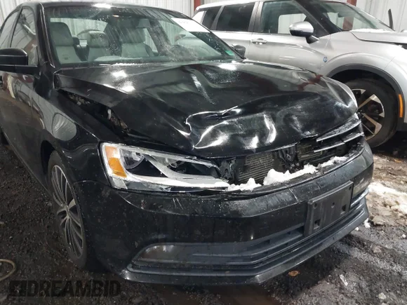 ✅ 2016 Volkswagen Jetta Sport • VIN: 3VWD17AJ1GM320415 • Lot: 43895564. Wystawiony na IAAI z przebiegiem 100 786 mil. Bezpłatny archiwum sprzedaży aukcyjnych z USA i szczegółowy raport historii pojazdu na DreamBid. Zdjęcie 6.