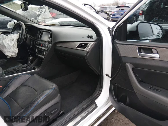 ✅ 2019 Hyundai Sonata Limited • VIN: 5NPE34AB2KH793683 • Лот: 44760117. Опубліковано раніше на IAAI з пробігом 62 643 миль. Безкоштовний доступ до архіву аукціонних продажів зі США та докладний звіт про історію автомобіля на DreamBid. Зображення 5.