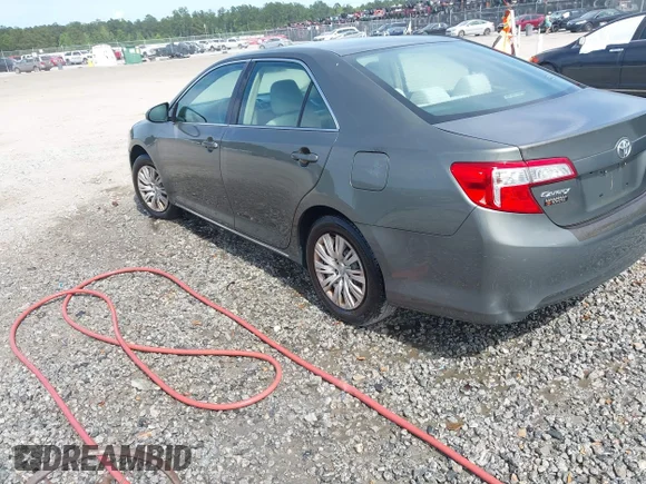 ✅ 2014 Toyota Camry LE • VIN: 4T4BF1FK3ER388736 • Lot: 45190755. Wystawiony na IAAI z przebiegiem 116 742 mil. Bezpłatny archiwum sprzedaży aukcyjnych z USA i szczegółowy raport historii pojazdu na DreamBid. Zdjęcie 3.